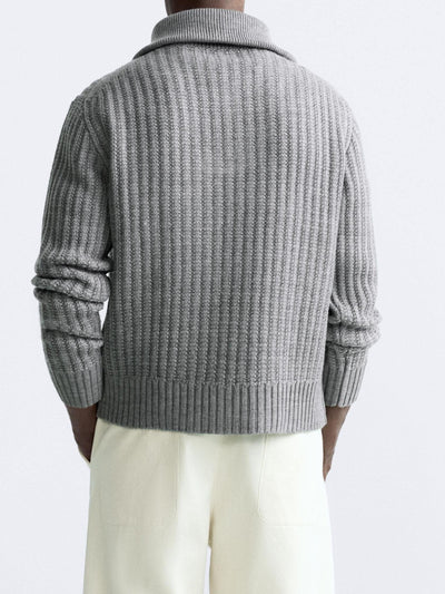 Klassischer Rippstrick-Pullover mit Reißverschluss