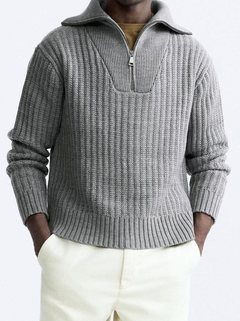 Klassischer Rippstrick-Pullover mit Reißverschluss