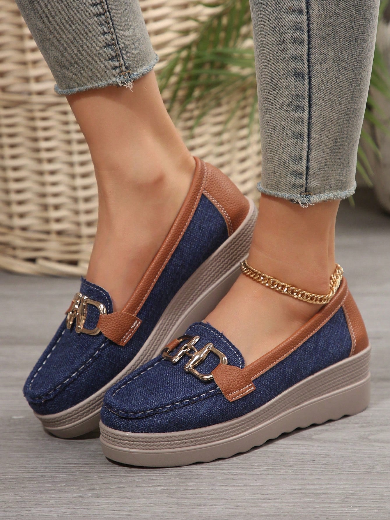 Bequeme Damen-Loafers mit elegantem Metallakzent