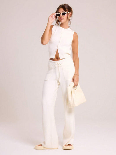 Gestricktes Cropped Top mit Knopfleiste – Minimalistisch, Weich & Kombistark