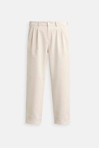 Zeitlose Damenhose mit Bundfalten und umgeschlagenem Saum