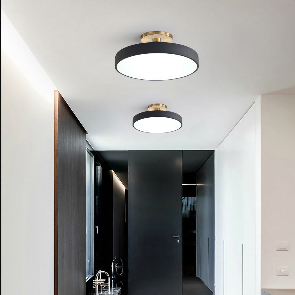 LuxLume | Moderne LED-Deckenleuchte mit edlen Goldakzenten