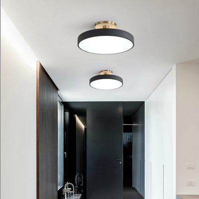 LuxLume | Moderne LED-Deckenleuchte mit edlen Goldakzenten