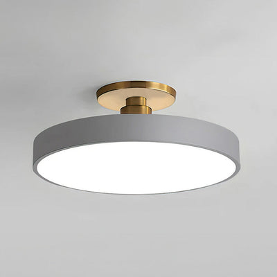 LuxLume | Moderne LED-Deckenleuchte mit edlen Goldakzenten