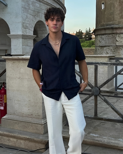 Adam | 3-teiliges Sommer-Outfit mit Kurzarmhemd, Leinenhose & Goldkette