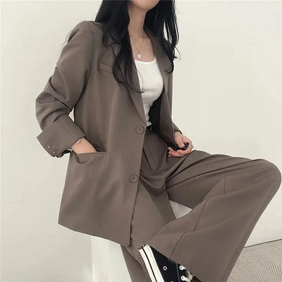 Athena | Einfarbiges Blazer- und gerade geschnittenes Hosen-Set für Damen Zendoo.de