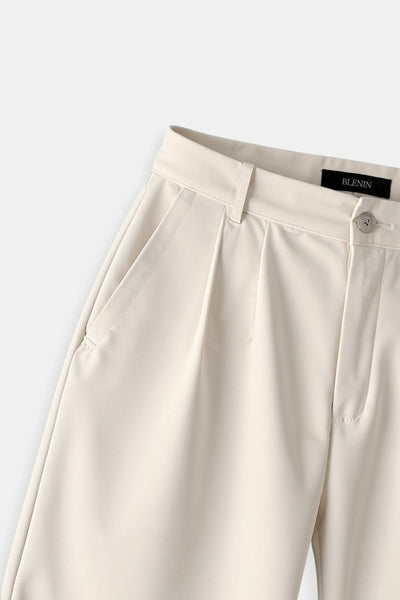 Zeitlose Damenhose mit Bundfalten und umgeschlagenem Saum