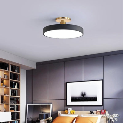 LuxLume | Moderne LED-Deckenleuchte mit edlen Goldakzenten