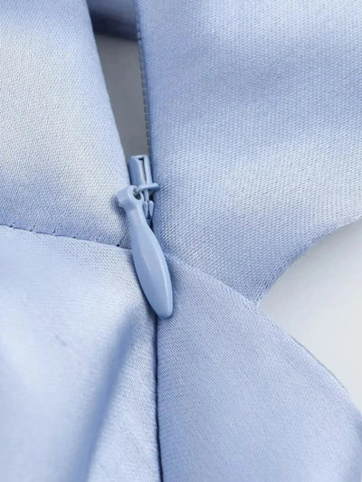 Alina | Elegantes Satin Kleid mit Kreuzdetail