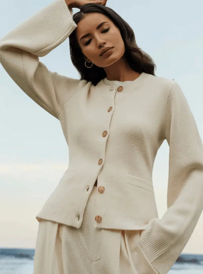 Maria | Klassische Damen-Strickjacke mit Knopfleiste Zendoo.de