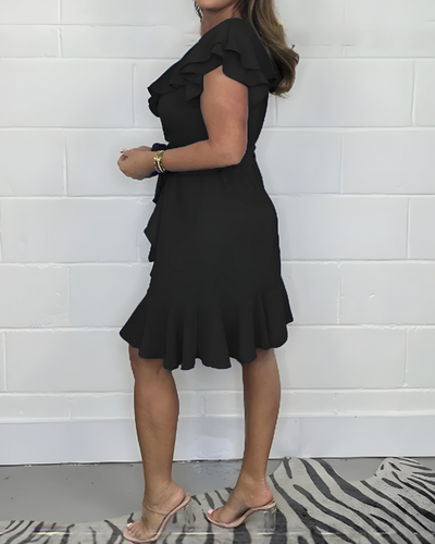 Elegantes Rüschenkleid mit V-Ausschnitt – femininer Look für jeden Anlass