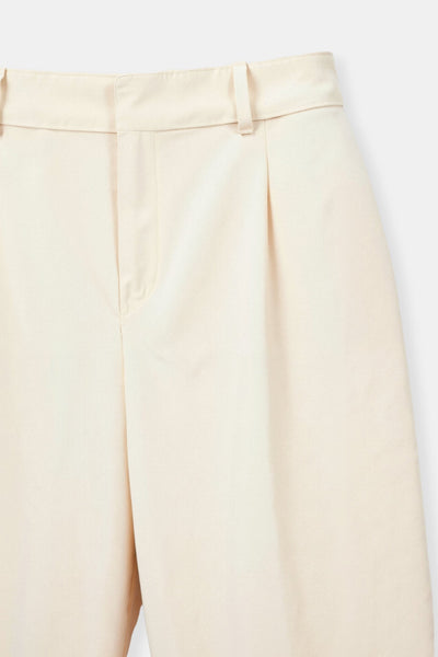 Elegante Damenhose mit weitem Schnitt und Bundfalten