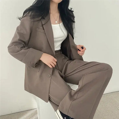 Athena | Einfarbiges Blazer- und gerade geschnittenes Hosen-Set für Damen Zendoo.de