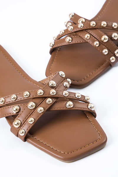 Trendige Sandalen mit Nieten-Details