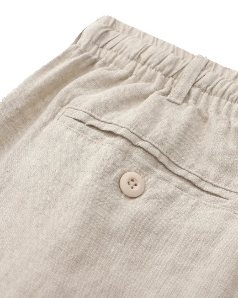 Austin | Sommer-Outfit mit Leinenhemd, Shorts & Sonnenbrille