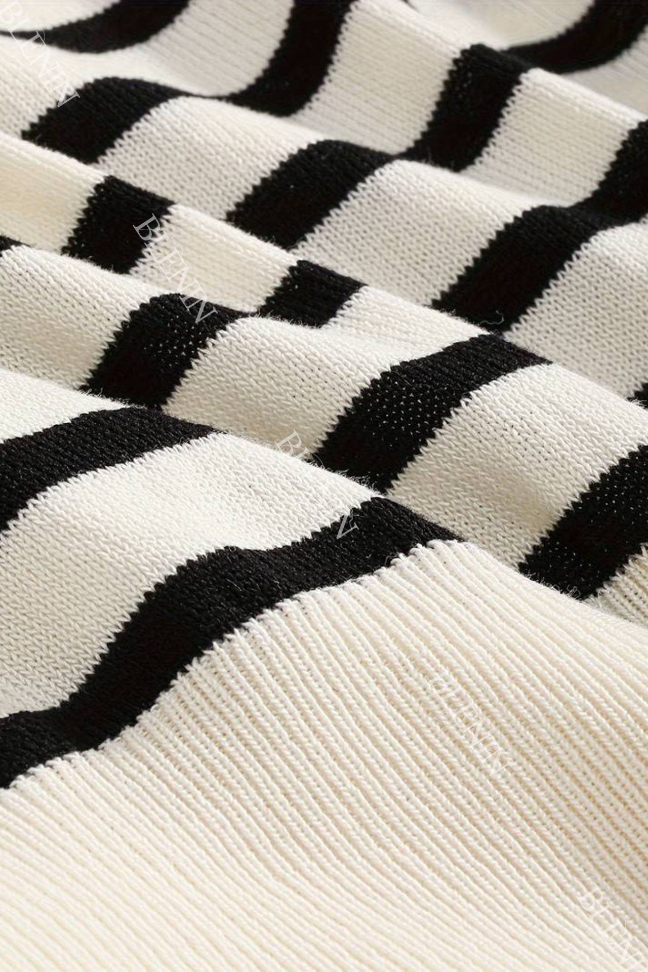 Gestreiftes Poloshirt mit kurzen Ärmeln