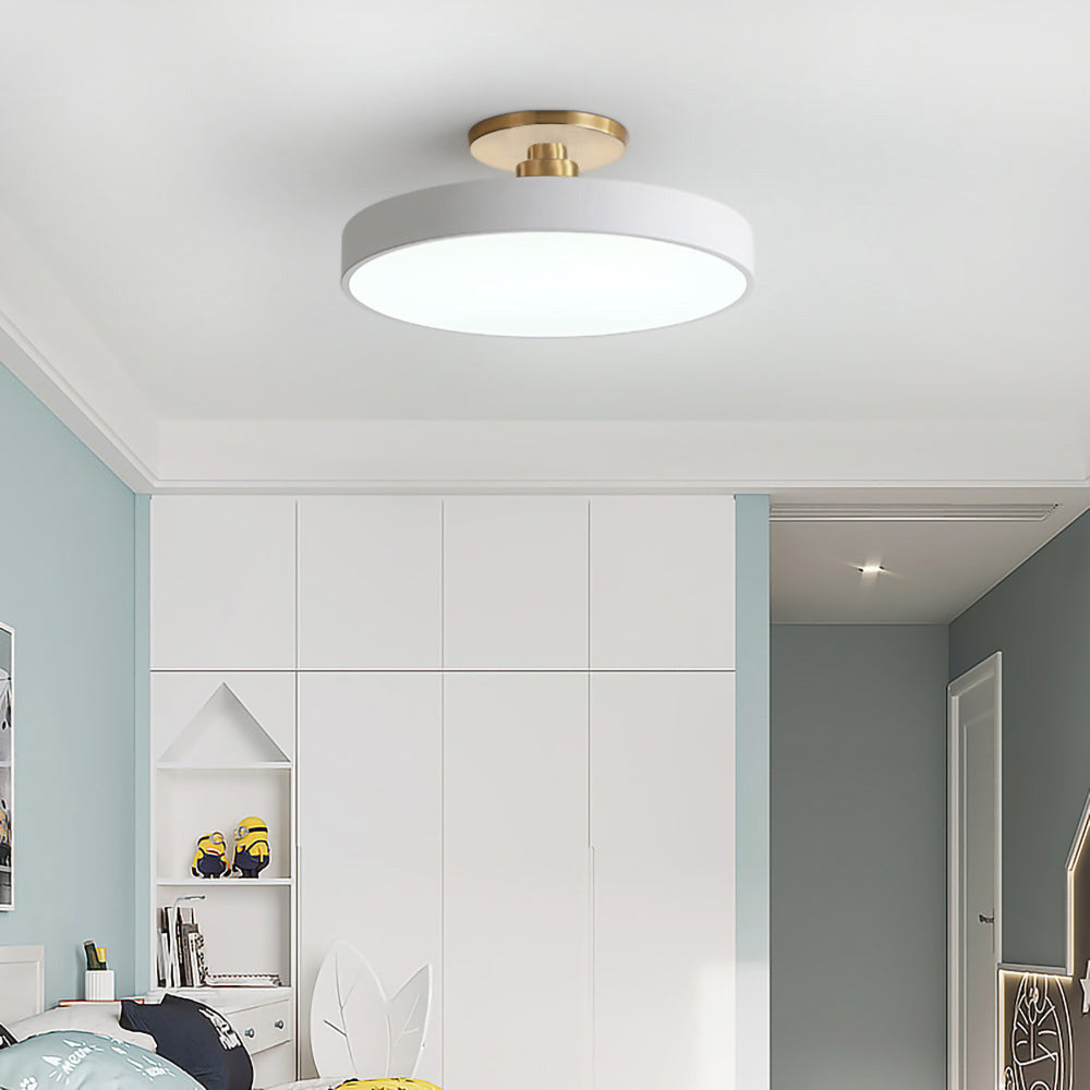 LuxLume | Moderne LED-Deckenleuchte mit edlen Goldakzenten