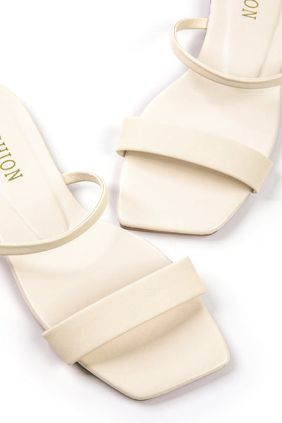 Stilvolle schwarze Sandalen mit minimalistischem Design