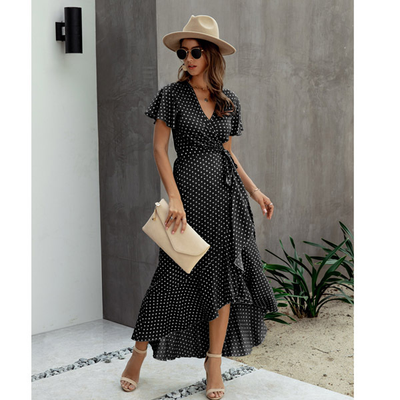 Geblümtes Wickelkleid mit V-Ausschnitt & Rüschen – Sommerlich & Elegant
