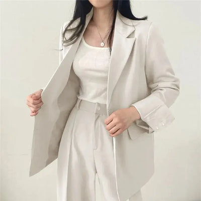 Athena | Einfarbiges Blazer- und gerade geschnittenes Hosen-Set für Damen Zendoo.de