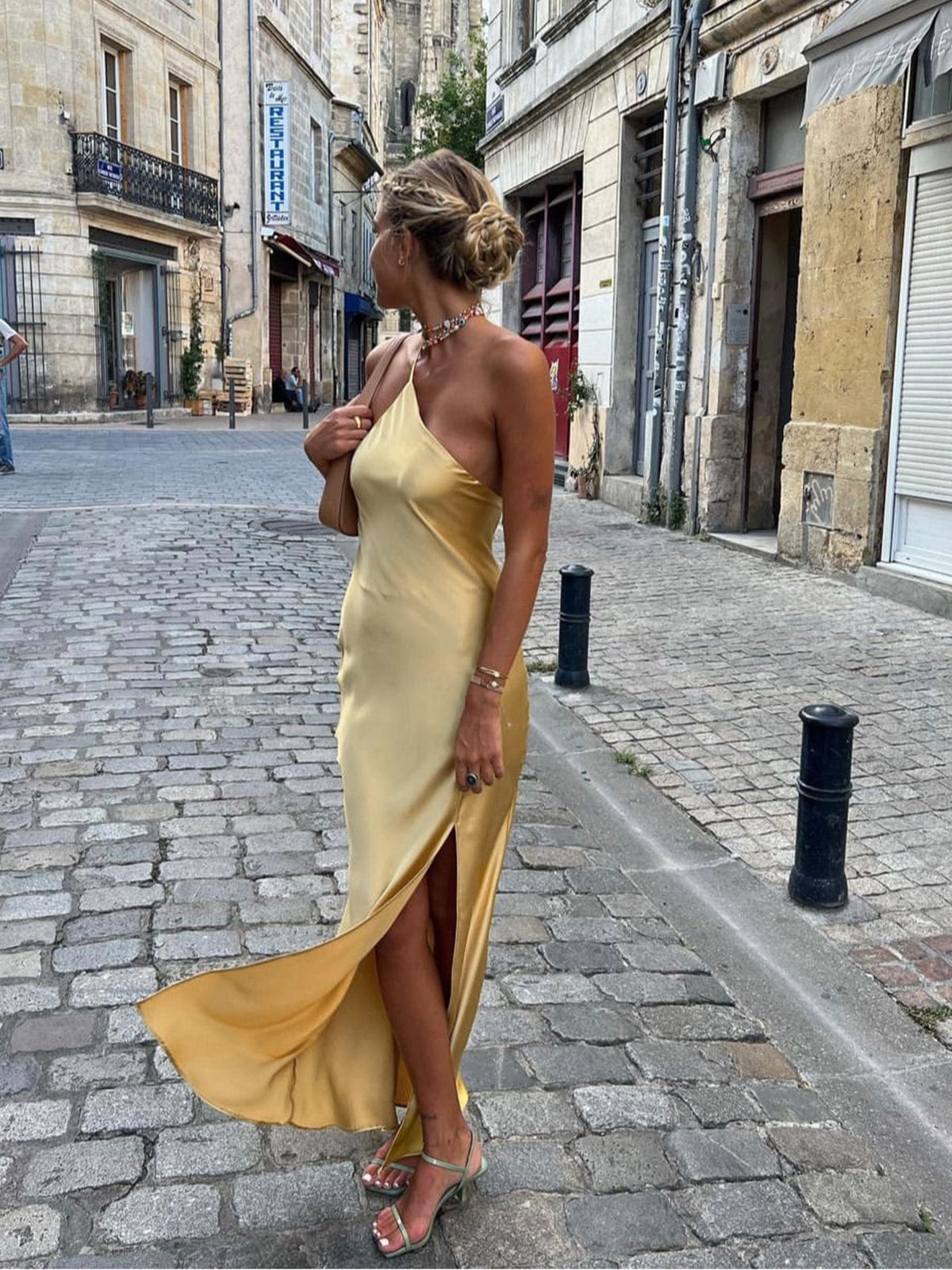 Katharina | Elegantes Rückenfreies Satinkleid für Hochzeit und Party