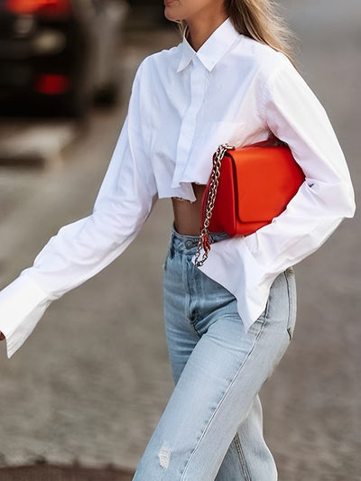 Cropped Damenbluse mit Raw Cut – Modern, Urban & Statementstark