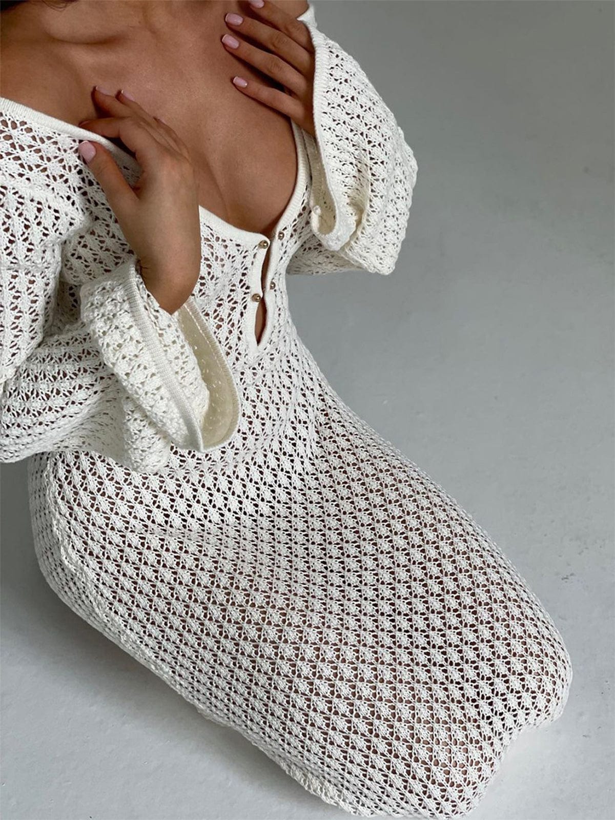 Greta | V-Ausschnitt Gehäkeltes Maxikleid mit Glockenärmeln  – Boho-Chic für den Sommer