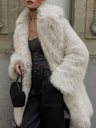Macy | Weicher Kunstpelz-Mantel im Oversize-Look Zendoo.de