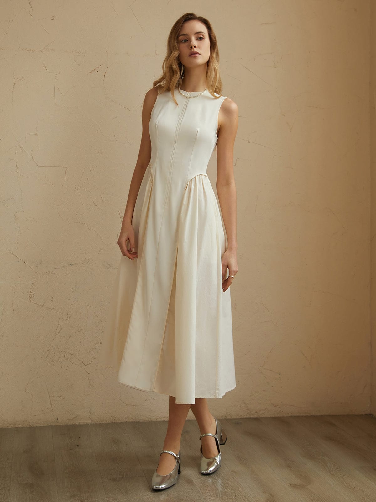 Viktoria | Elegantes Ärmelloses Sommerkleid mit Plissee-Design und Taschen
