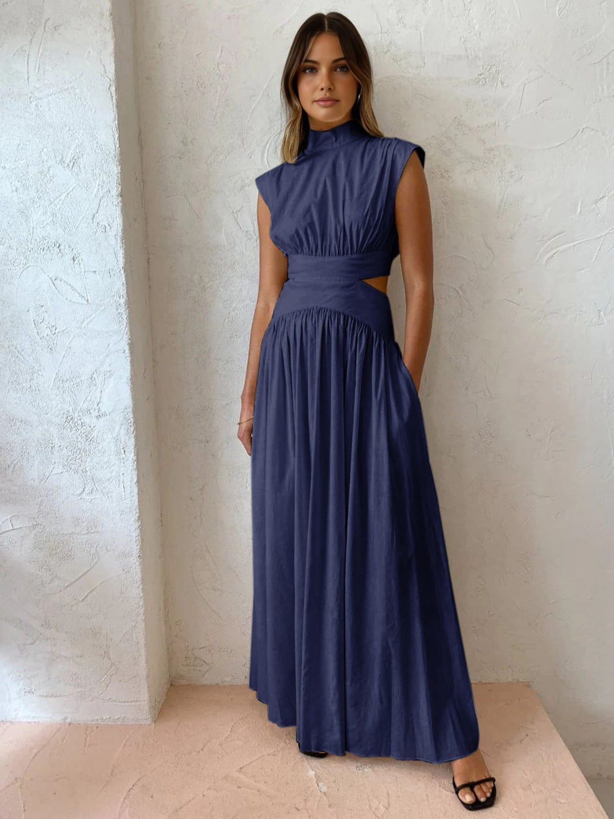 Leni |  Stehkragen Maxikleid mit Cut-Outs – Modern & Raffiniert