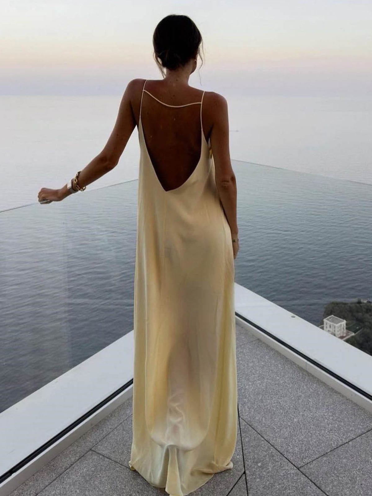 Mathilda | Luxus Slipdress mit tiefem Rückenausschnitt – Elegante Abendmode