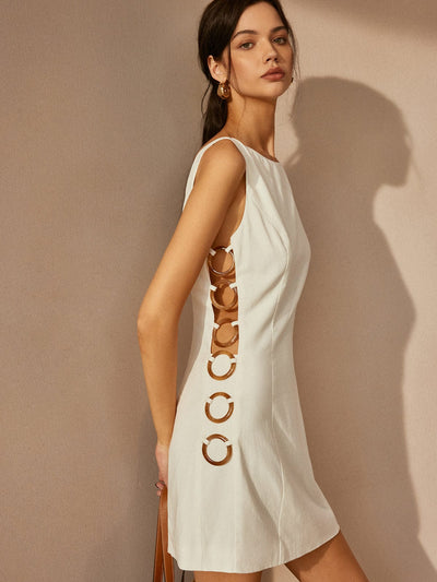 Carlotta | Elegantes Minikleid mit Cut-Outs & Ring-Details