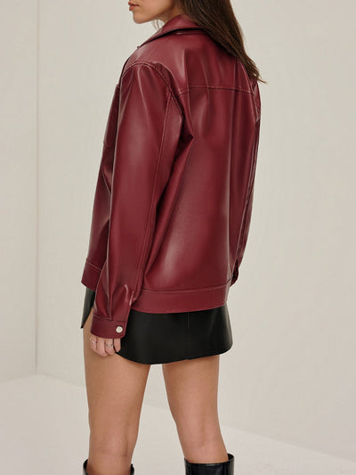 Bordeauxrote Kunstlederjacke