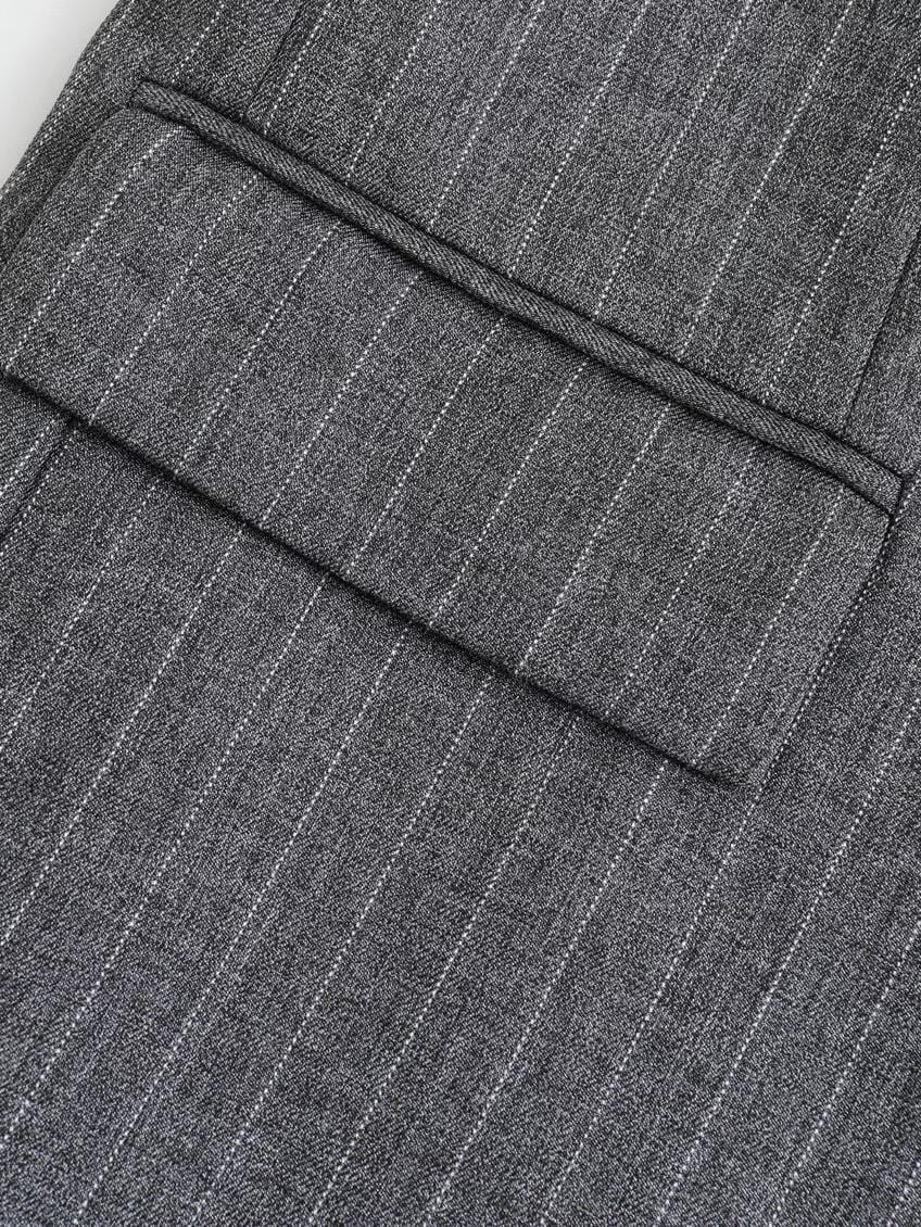 Jana | Klassischer oversized grauer Pinstripe-Blazer mit zwei Knöpfen für Damen