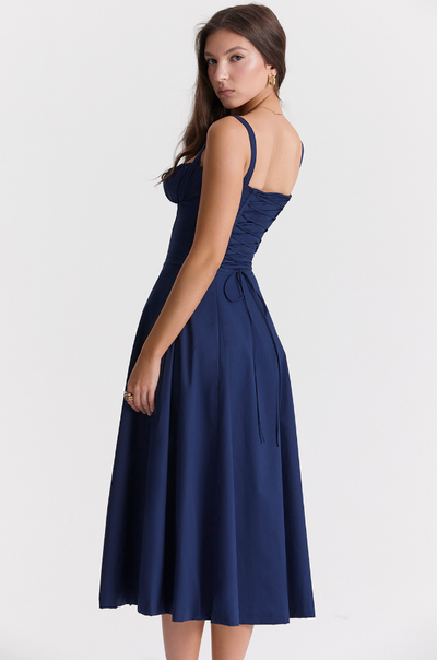 Sophia | Feminines Midikleid mit Corsage, Trägern & schwingendem Rock