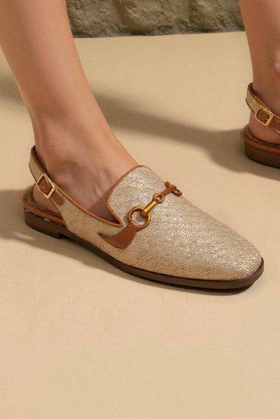 Beige und Braun Slingback-Loafer mit Kettenverzierung