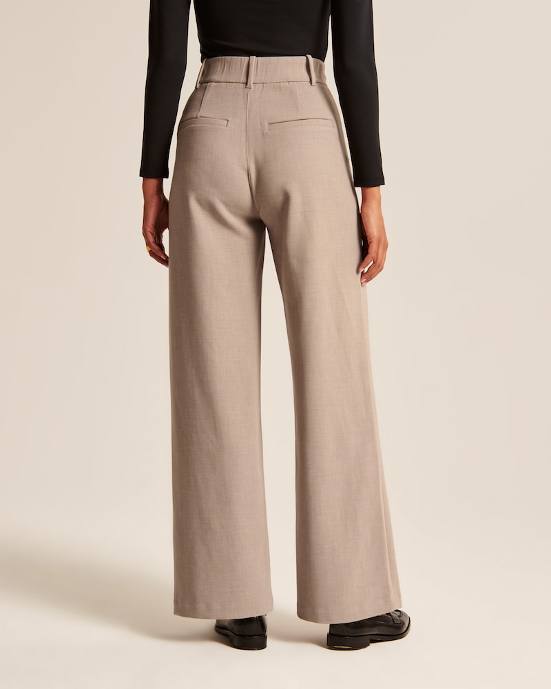 Isabell | Modische Hose in Taupe mit weitem Bein