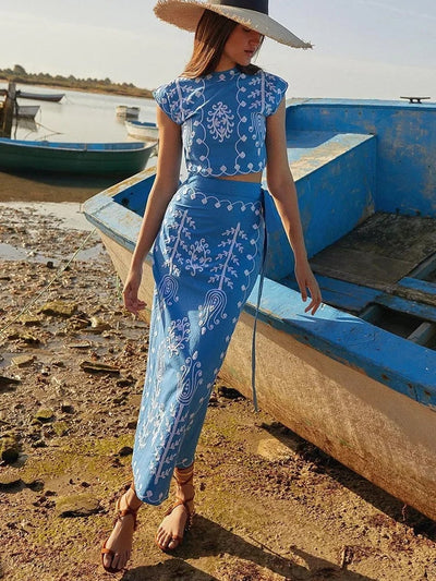 Amira | Zweiteiliges Stickerei-Set mit Crop-Top & Wickelrock
