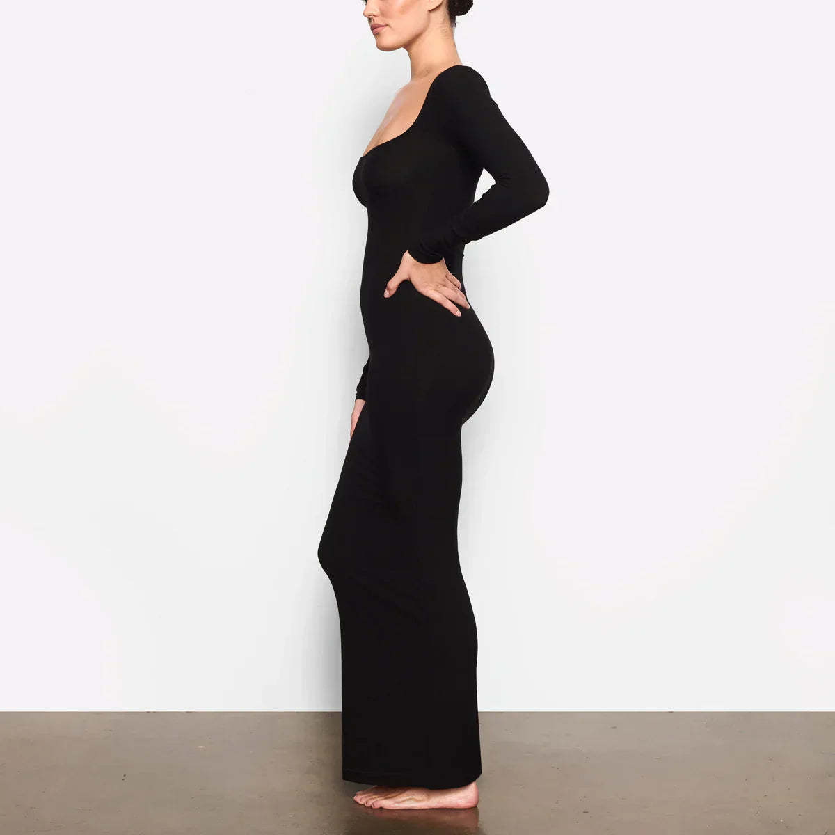 Magic Shape | Schwarzes Bodycon-Maxikleid mit Langarm