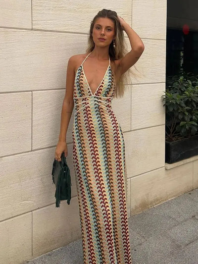 Boho Maxikleid mit Retro-Wellenmuster & Neckholder – Rückenfrei & figurbetont