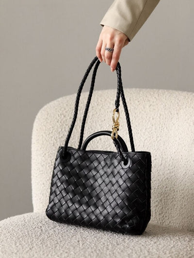 Carlee | Geflochtene Mini-Tasche mit edlem Akzent