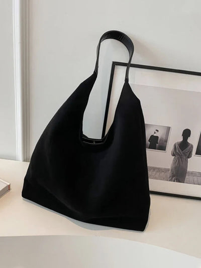 Olga | Minimalistische Schultertasche aus Wildleder