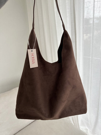 Olga | Minimalistische Schultertasche aus Wildleder