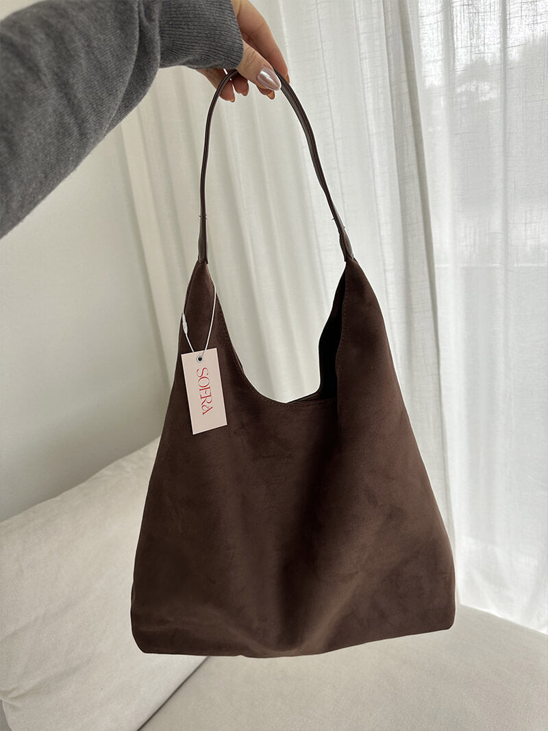 Olga | Minimalistische Schultertasche aus Wildleder