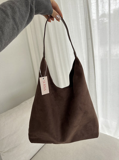 Olga | Minimalistische Schultertasche aus Wildleder