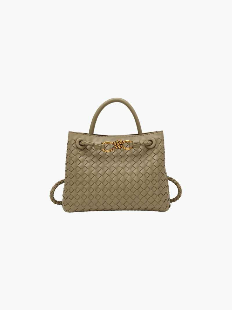 Carlee | Geflochtene Mini-Tasche mit edlem Akzent