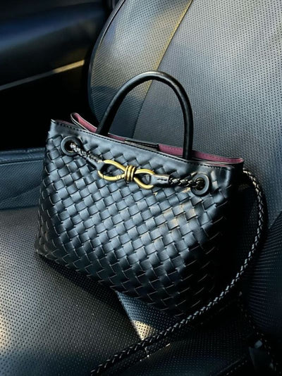 Carlee | Geflochtene Mini-Tasche mit edlem Akzent
