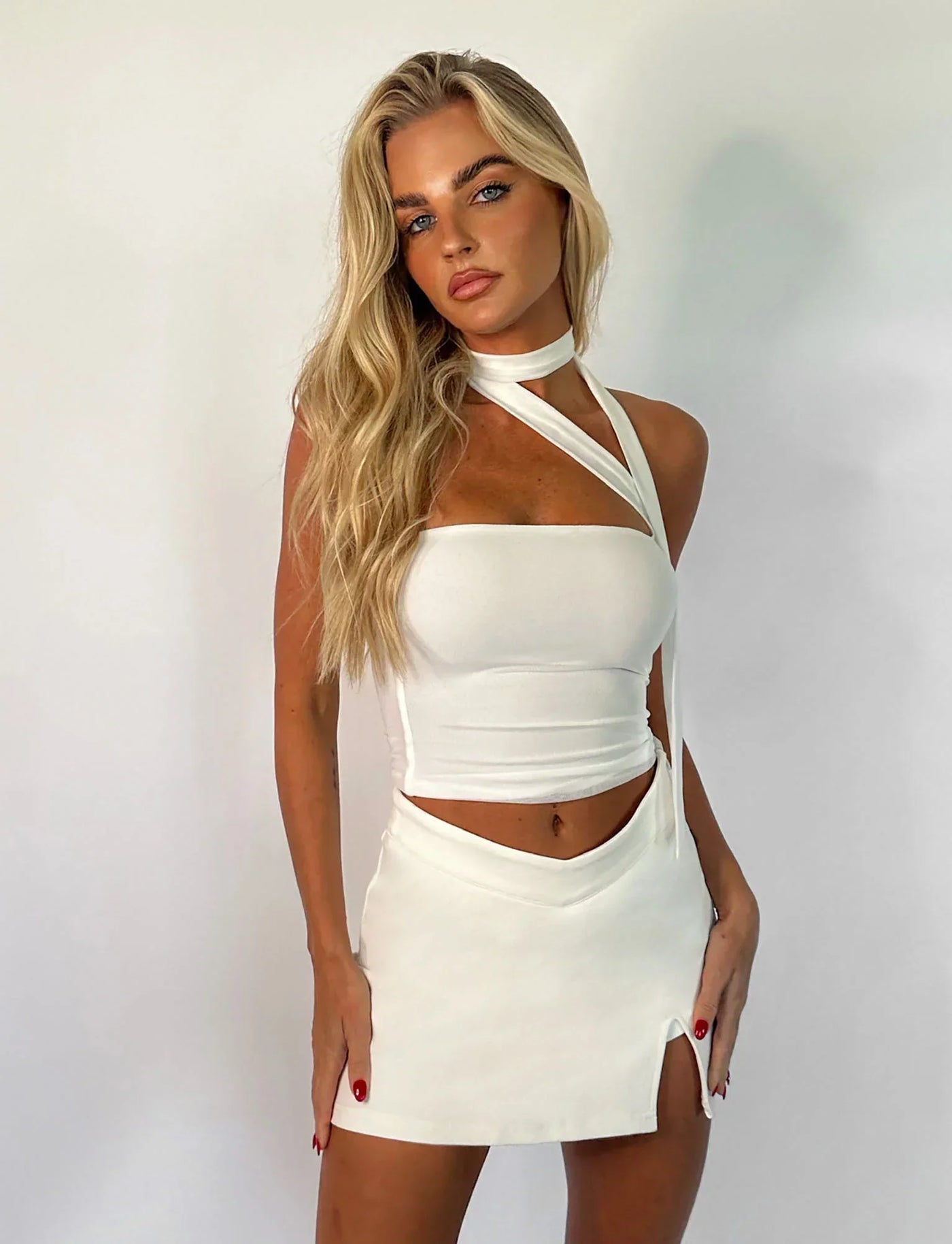 Helga | Minimalistisches Sommer-Style ärmelloses Neckholder Top