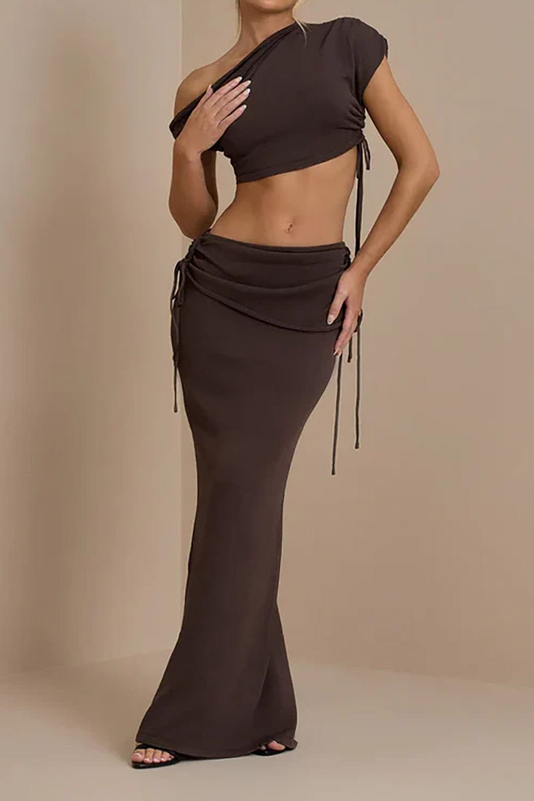 Melody | Asymmetrisches Zweiteiler-Set mit One-Shoulder Crop-Top & Maxi-Rock