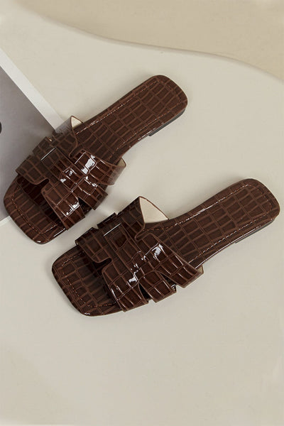 Elegante weiße Slides mit Kroko-Optik